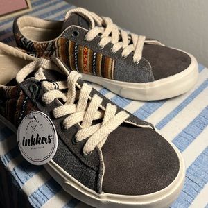 Inkkas Low Top Sneakers